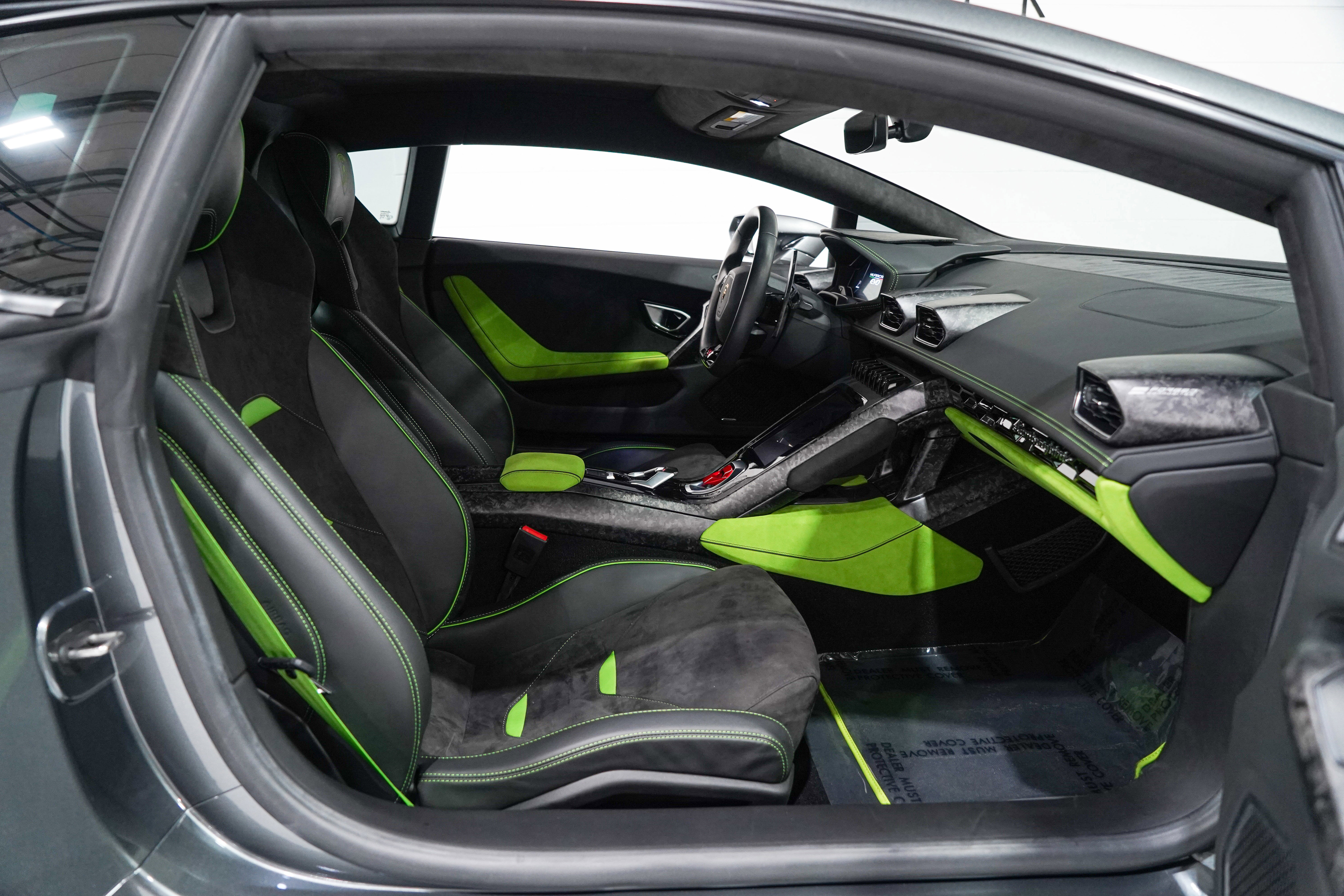 Used 2022 Lamborghini Huracan EVO RWD image 14