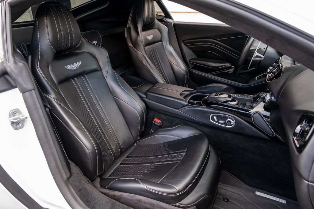 Used 2019 Aston Martin V8 Vantage Coupe RWD image 37