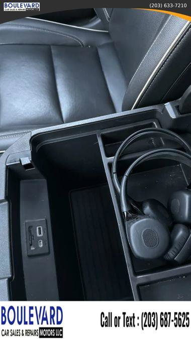 Used 2021 GMC Yukon SLT w/ SLT Premium Package image 26