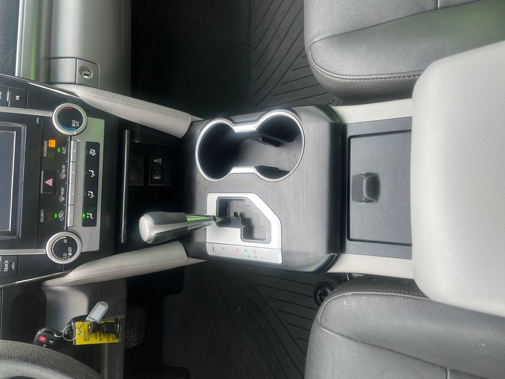 Used 2012 Toyota Camry LE FWD image 26