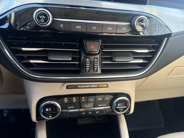 Used 2021 Ford Escape Titanium image 25