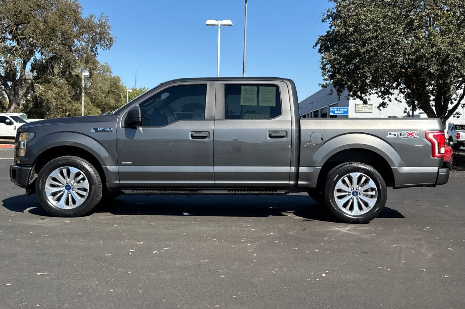 Used 2017 Ford F150 XL w/ Equipment Group 101A Mid RWD image 5