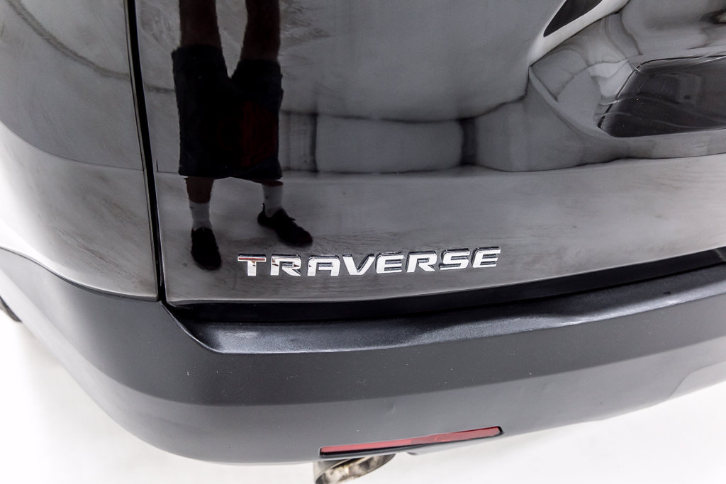Used 2023 Chevrolet Traverse LS w/ LPO, Cargo Package FWD image 5