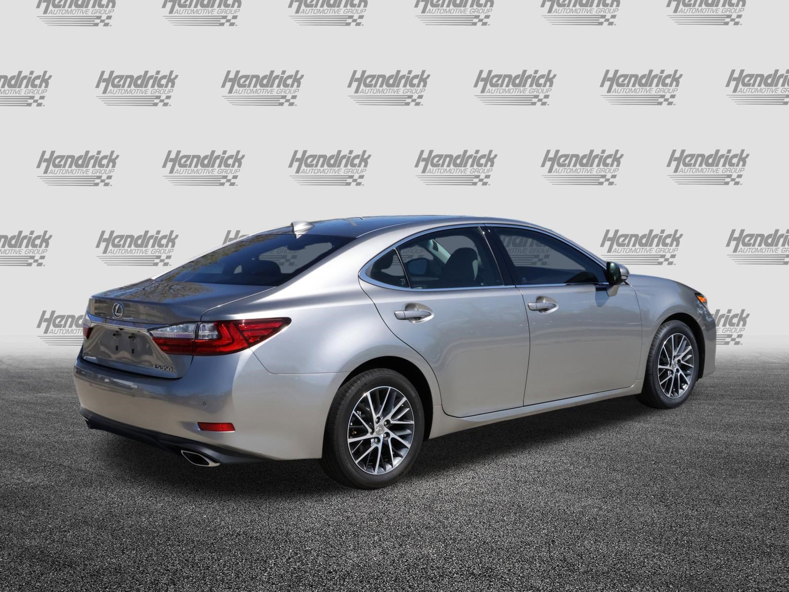 Used 2018 Lexus ES 350 350 w/ Luxury Package w/Wood Trim image 9