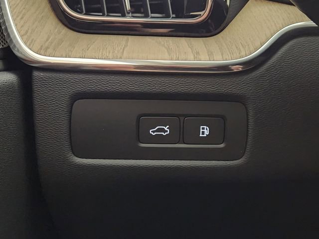 New 2026 Volvo XC60 T8 Ultra w/ Protection Package Premier image 22