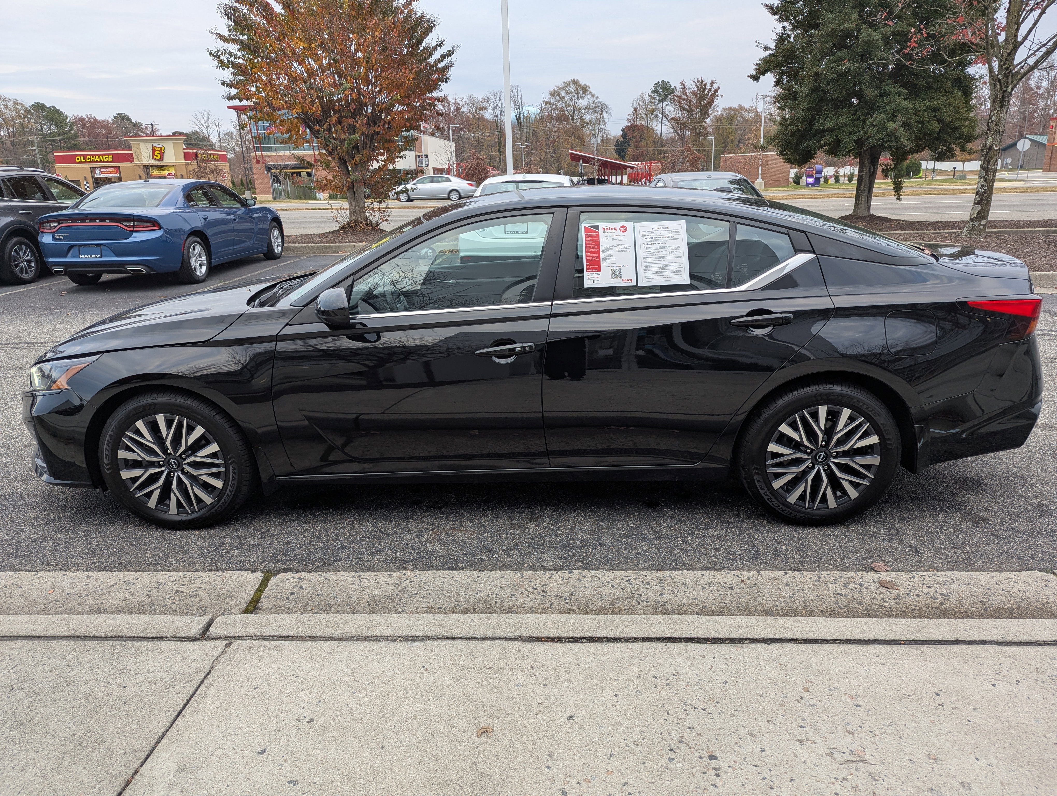 Used 2023 Nissan Altima 2.5 SV image 5