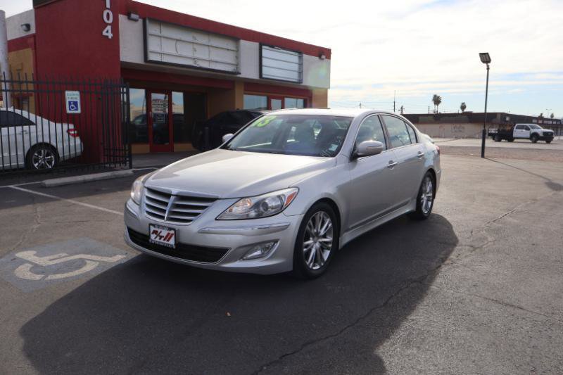 Used 2013 Hyundai Genesis 3.8 w/ Premium Pkg image 3