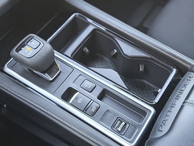 Used 2024 Nissan Pathfinder SV image 26