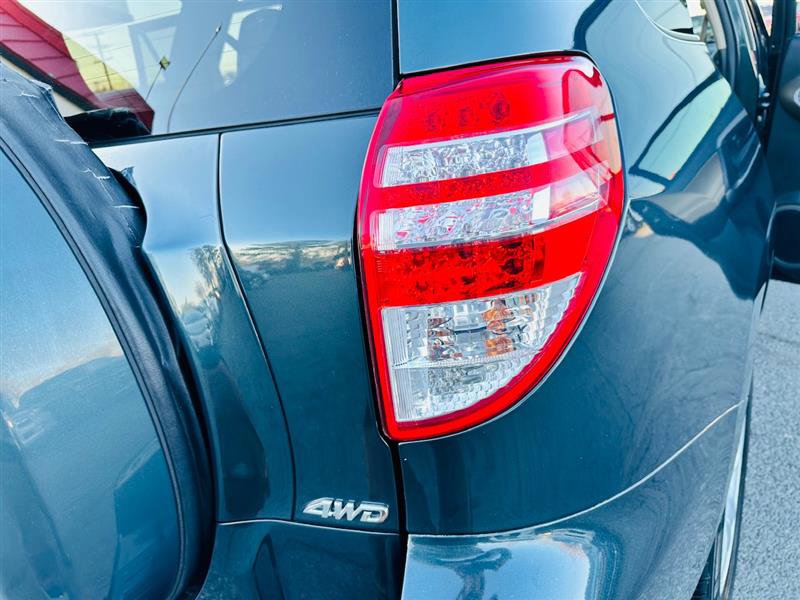 Used 2012 Toyota RAV4 4WD image 25