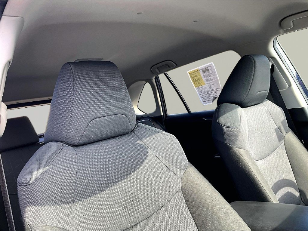 Used 2025 Toyota RAV4 XLE AWD/4WD image 22