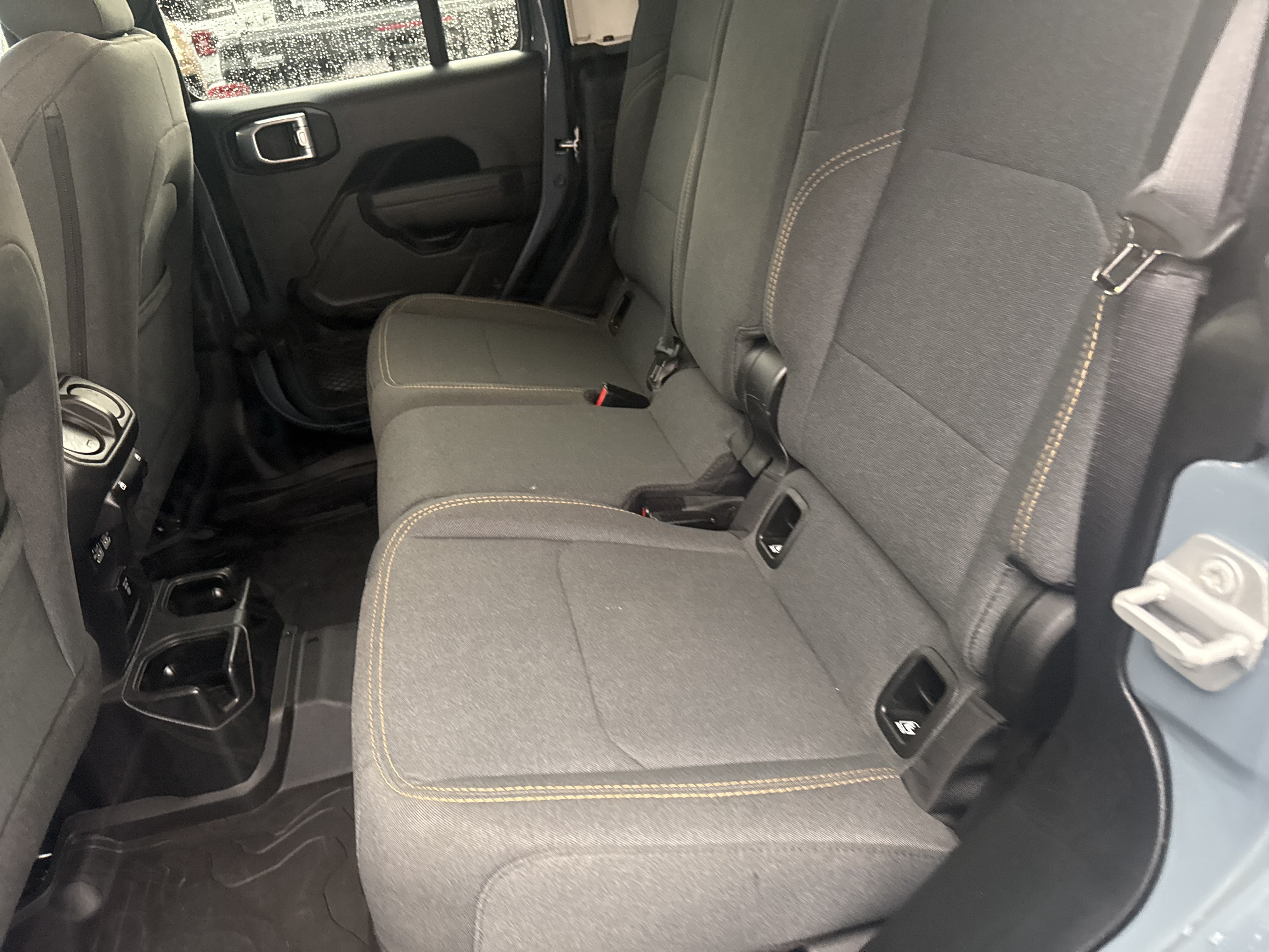 Used 2024 Jeep Gladiator Sport AWD/4WD image 13