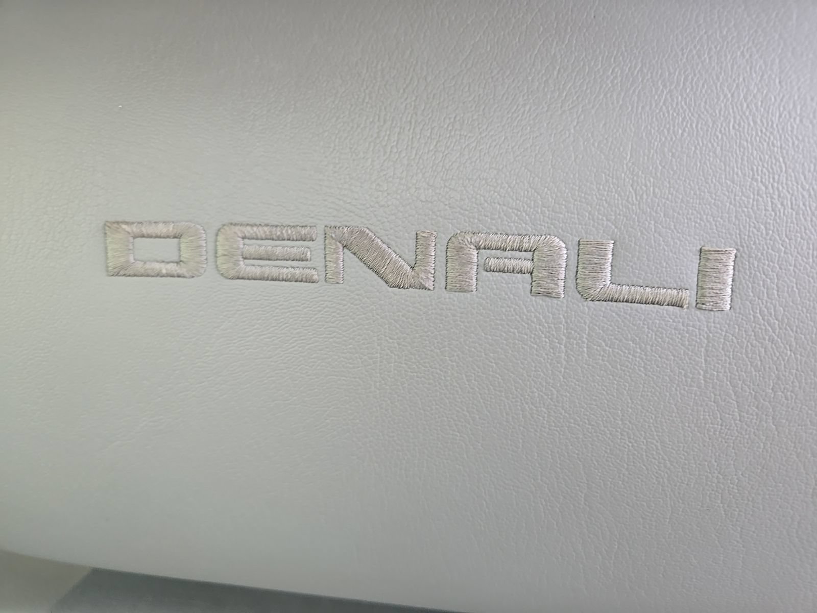 Used 2016 GMC Sierra 3500 Denali w/ Duramax Plus Package AWD/4WD image 17