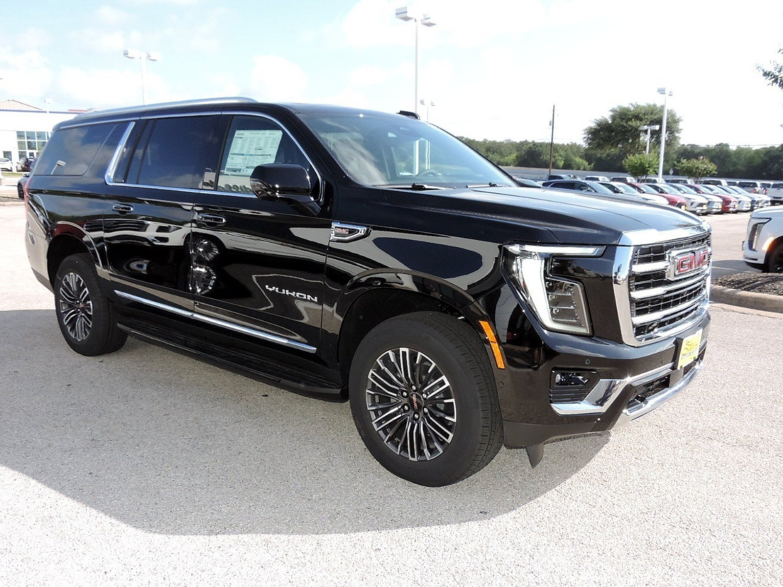New 2026 GMC Yukon XL Elevation w/ Elevation Premium Package AWD/4WD image 3