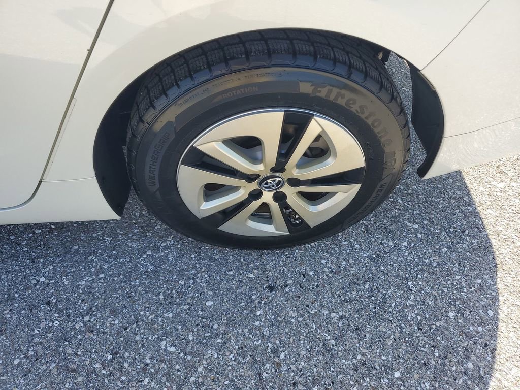 Used 2016 Toyota Prius Two image 20