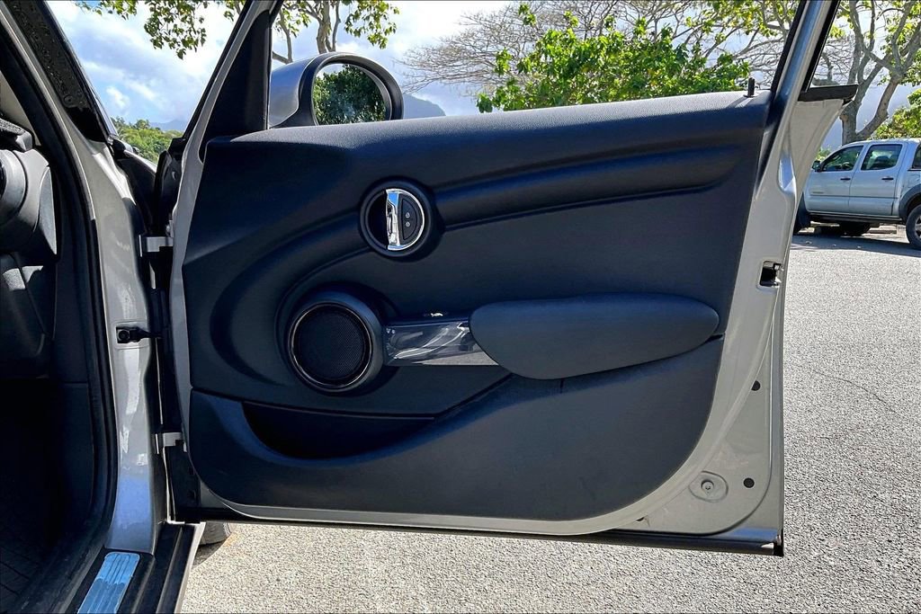 Used 2024 MINI Cooper 4-Door Hardtop image 19