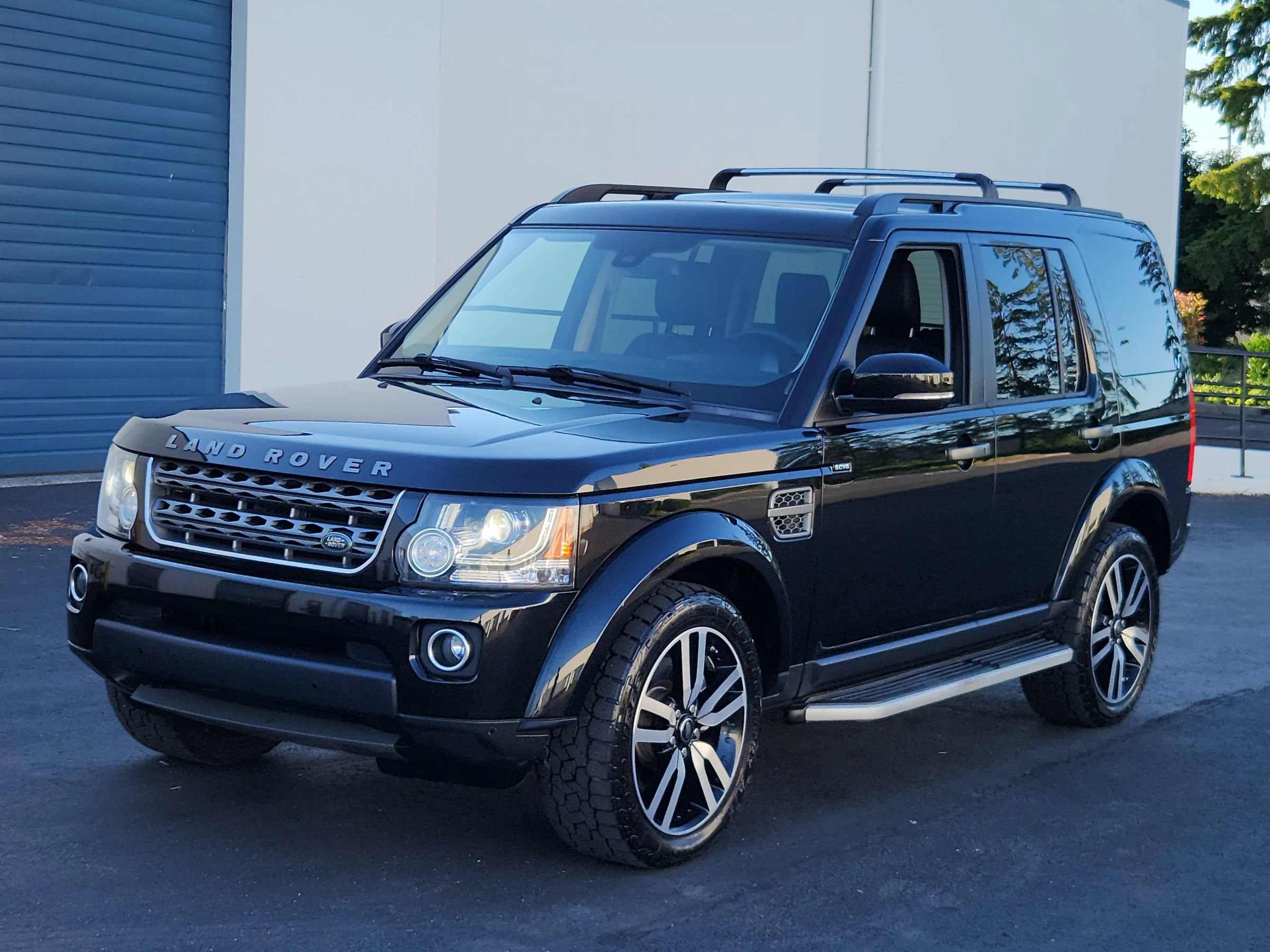 Used 2015 Land Rover LR4 HSE AWD/4WD image 1
