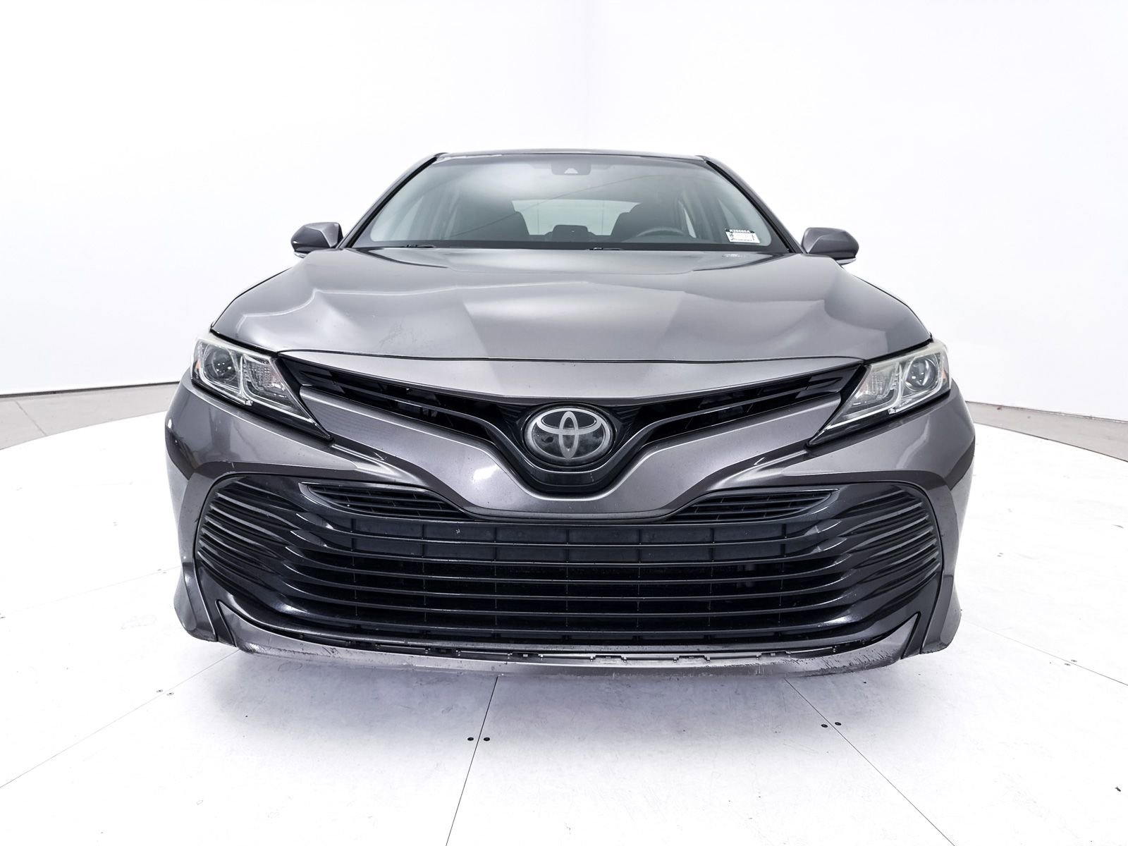 Used 2018 Toyota Camry LE w/ Convenience Package FWD image 9