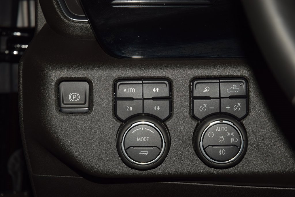 Used 2025 Chevrolet Silverado 1500 High Country w/ Midnight Edition image 34