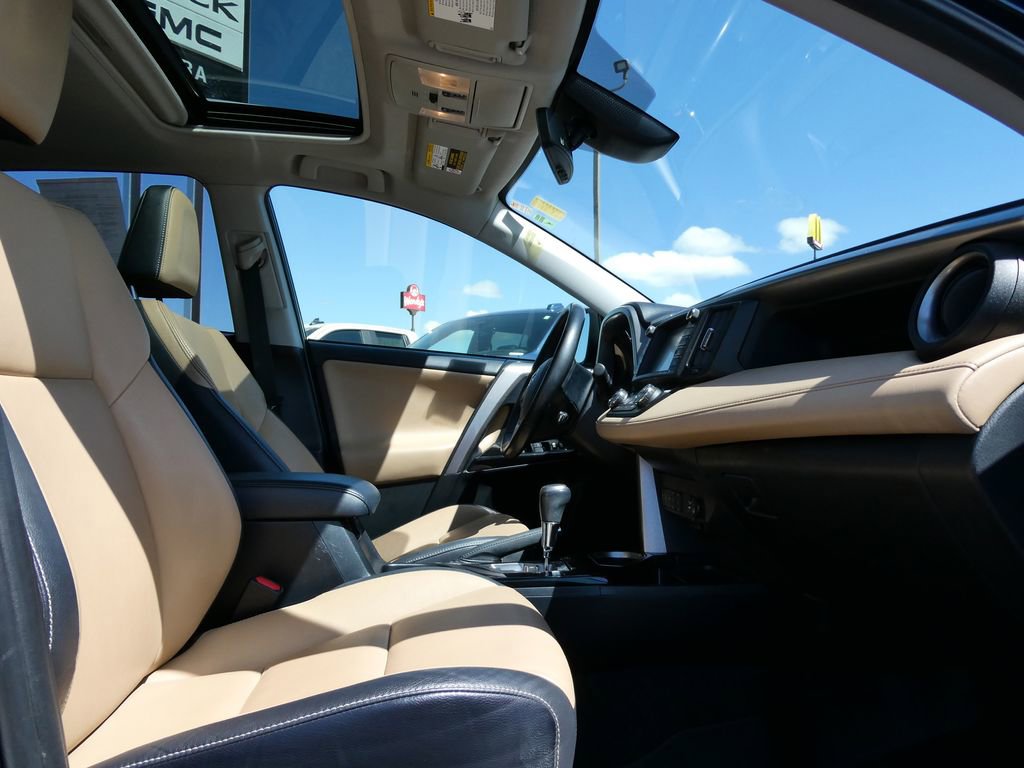 Used 2018 Toyota RAV4 Limited w/ Advanced Technology Package AWD/4WD image 14