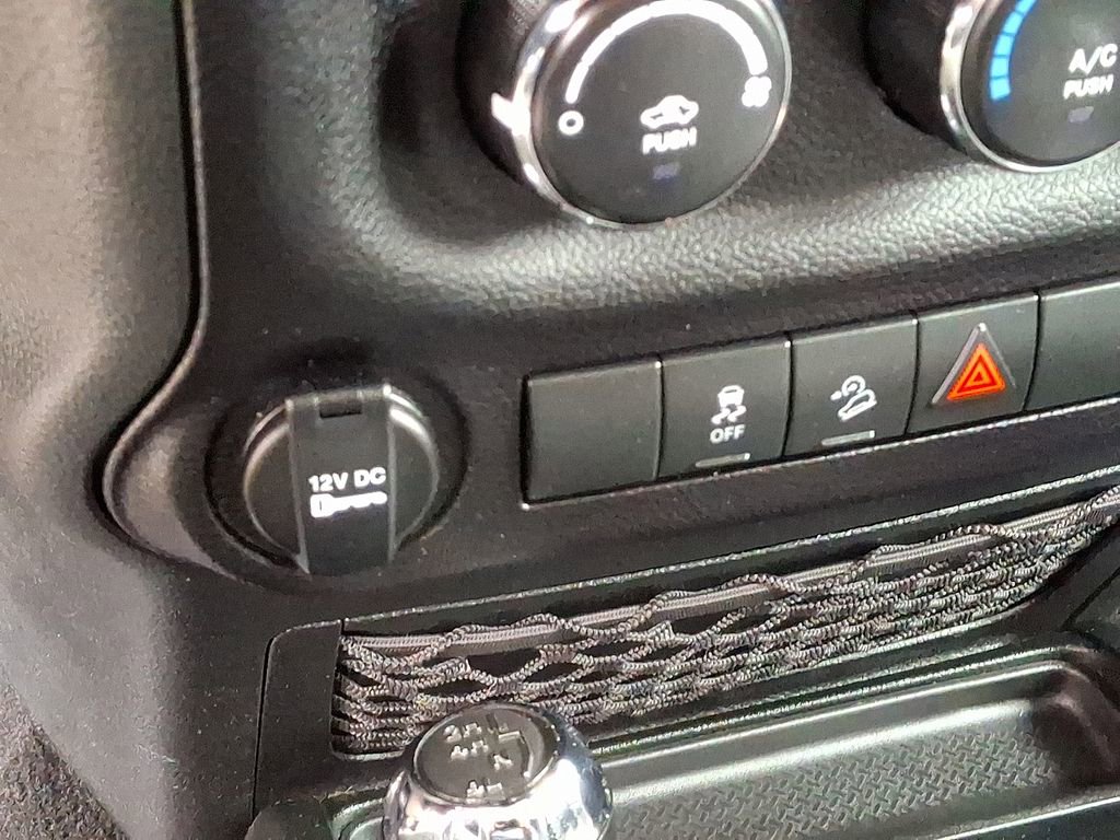 Used 2018 Jeep Wrangler Unlimited Sport image 26