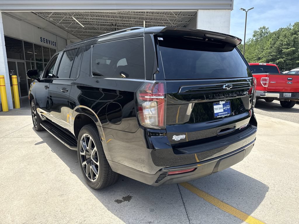 Used 2024 Chevrolet Suburban RST w/ Luxury Package AWD/4WD image 5