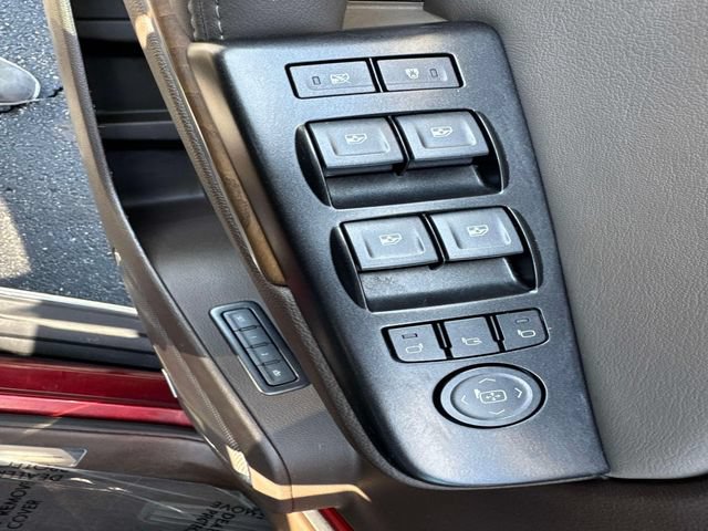 Used 2020 GMC Yukon Denali RWD image 29