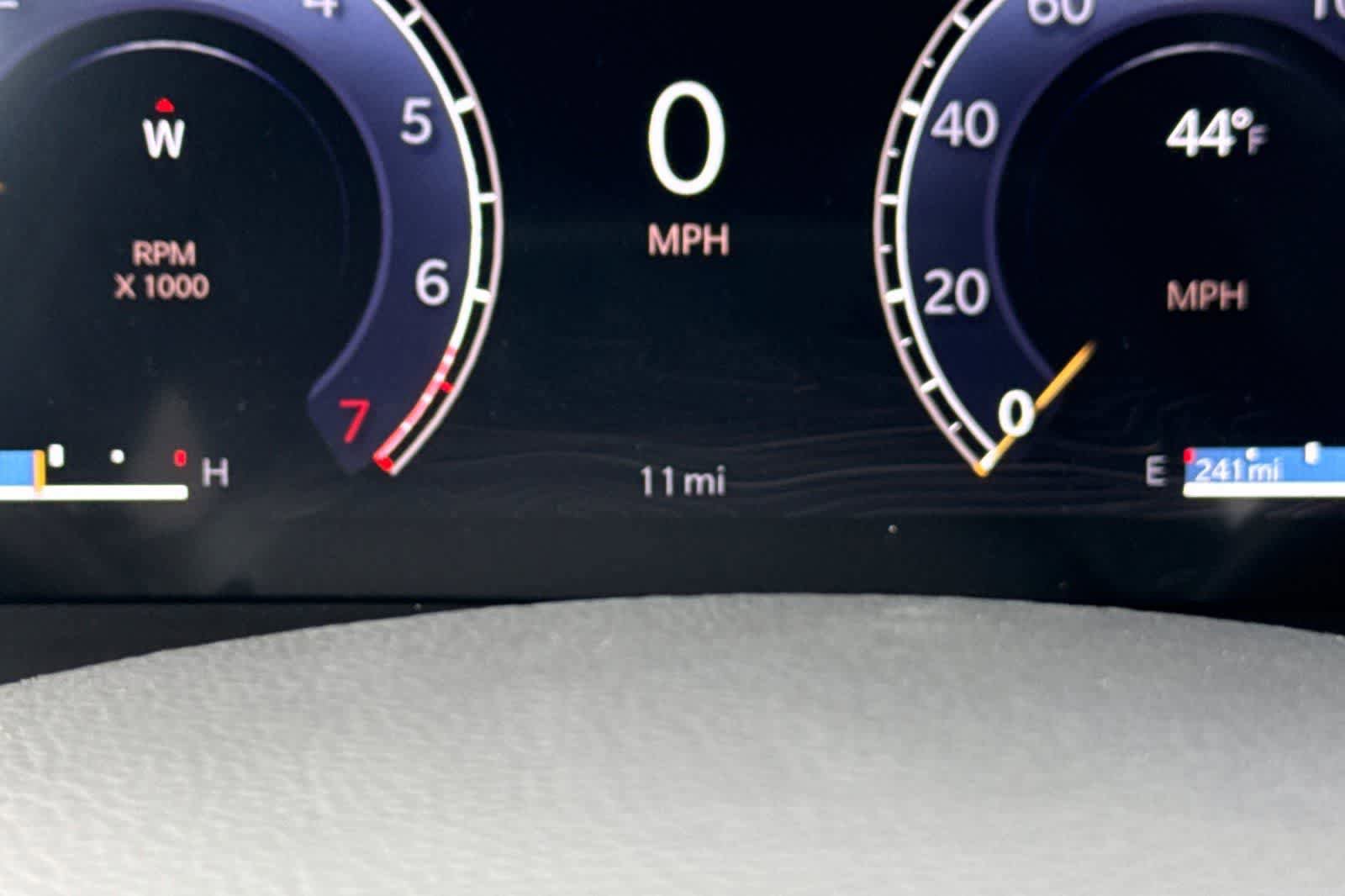 New 2025 Jeep Grand Cherokee Altitude image 29