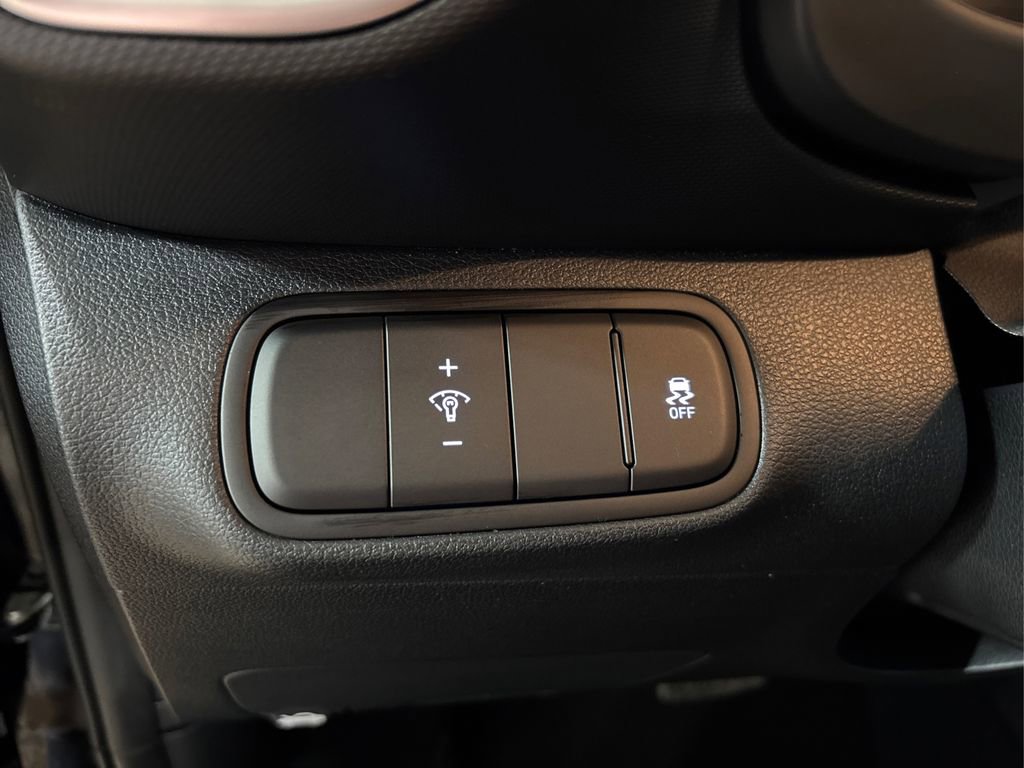 Certified 2026 Hyundai Venue SEL FWD image 36
