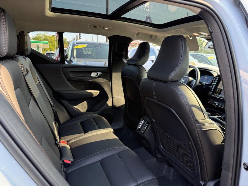 Used 2026 Volvo XC40 B5 Plus AWD/4WD image 11