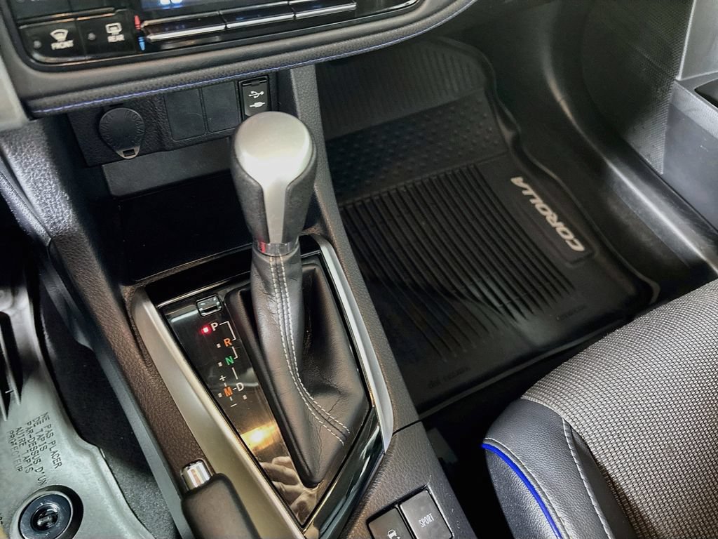 Used 2017 Toyota Corolla SE w/ Carpet Mat Package (TMS) FWD image 17