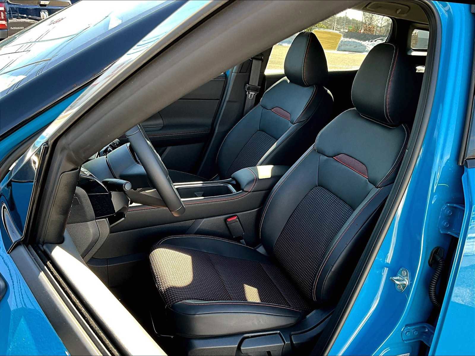 New 2025 Nissan Kicks SR w/ Illumination Package image 11