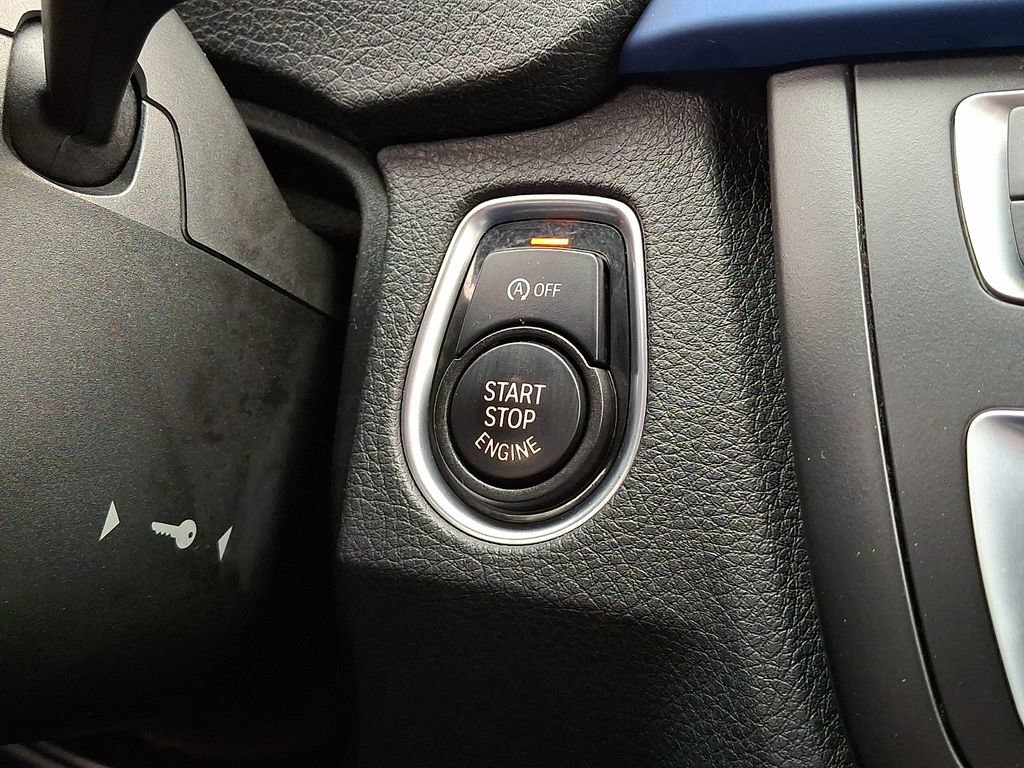 Used 2014 BMW 328i xDrive Sedan AWD/4WD image 25