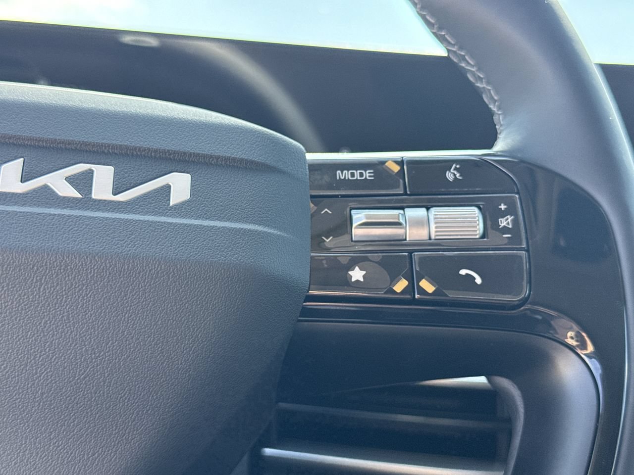New 2026 Kia Sorento S w/ S Panoramic Sunroof Package FWD image 18