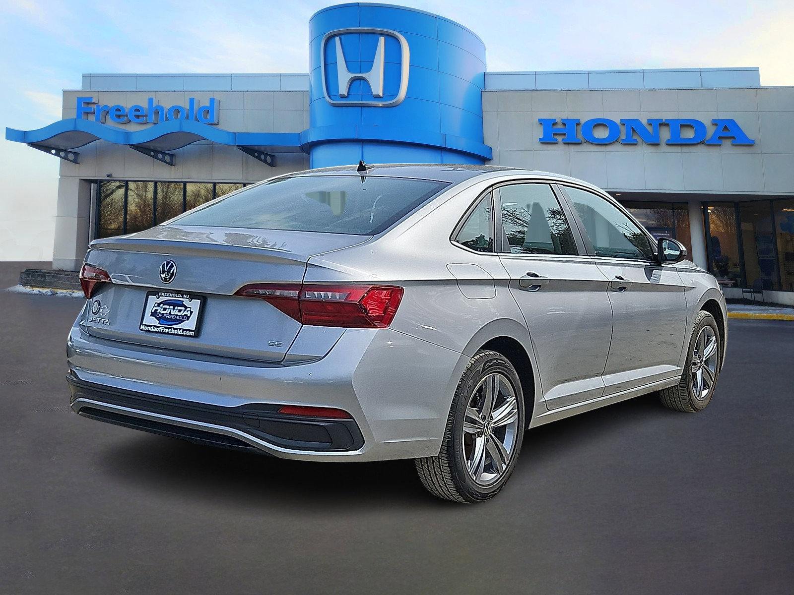 Used 2023 Volkswagen Jetta SE image 7