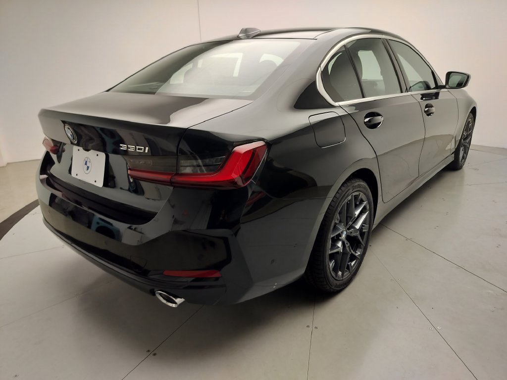 New 2026 BMW 330i Sedan w/ Convenience Package RWD image 3