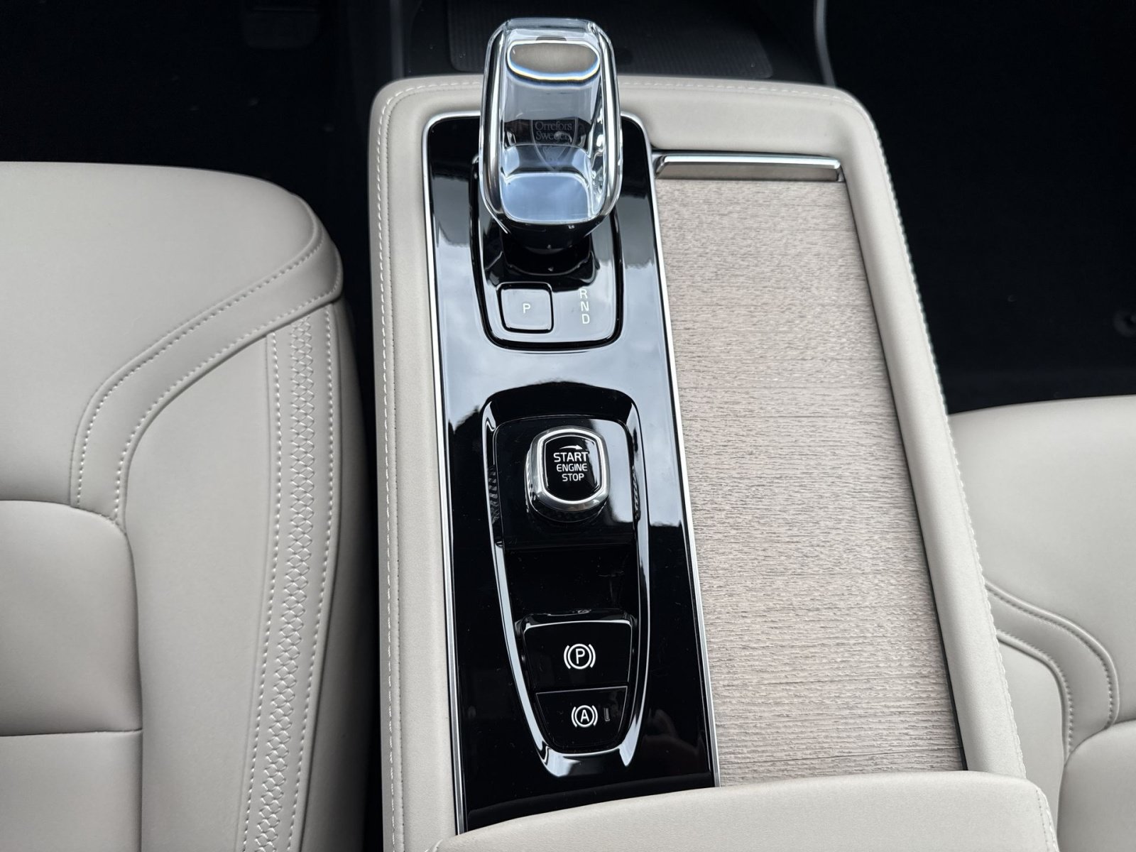 New 2026 Volvo XC90 T8 Plus w/ Protection Package Premier AWD/4WD image 30