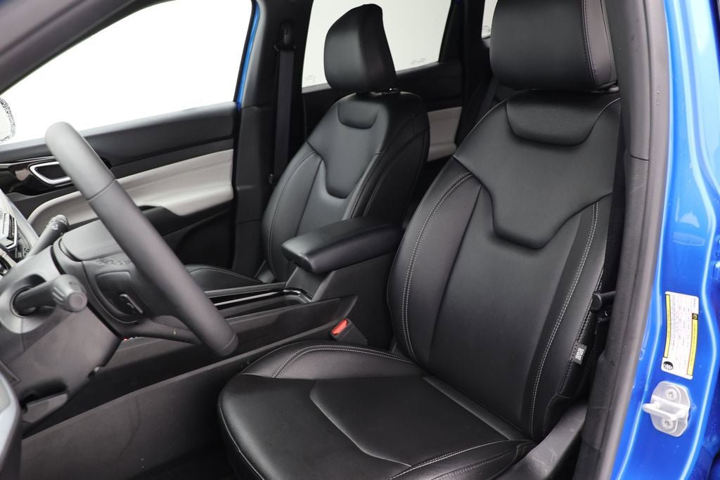 Used 2025 Jeep Compass Limited AWD/4WD image 15