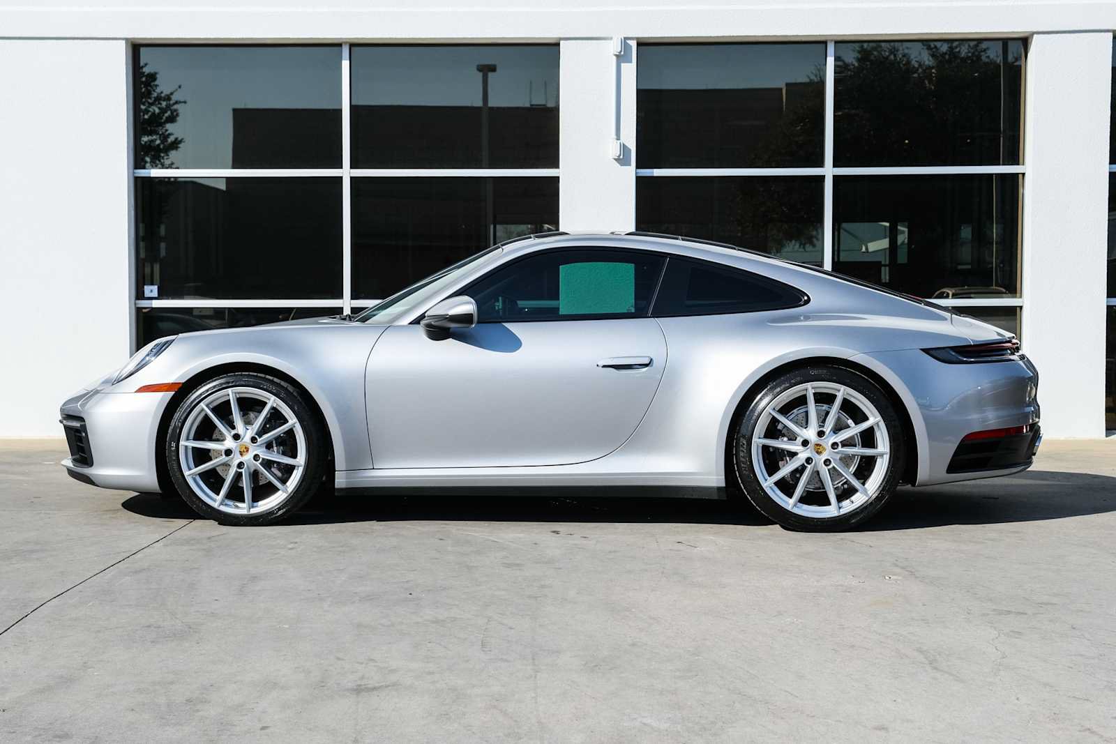 Used 2020 Porsche 911 Carrera RWD image 18