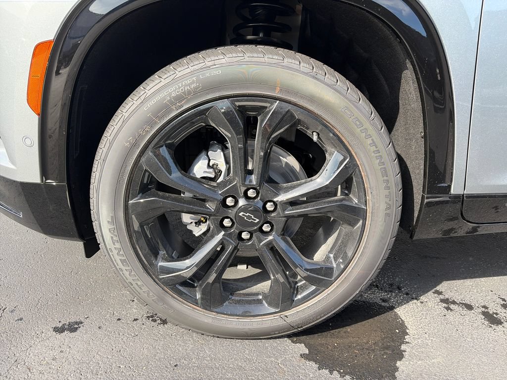 New 2027 Chevrolet Traverse RS w/ LPO, Floor Liner Package AWD/4WD image 28