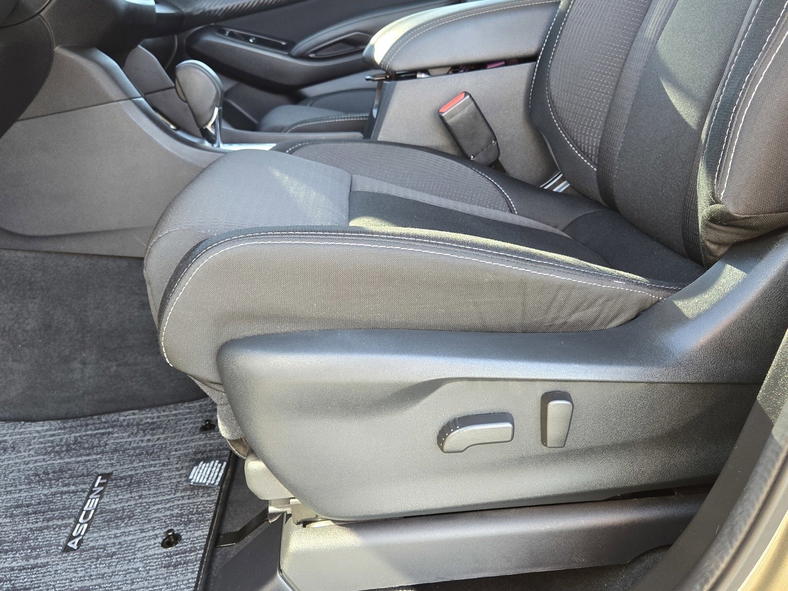 Used 2024 Subaru Ascent Premium w/ Convenience Package image 27