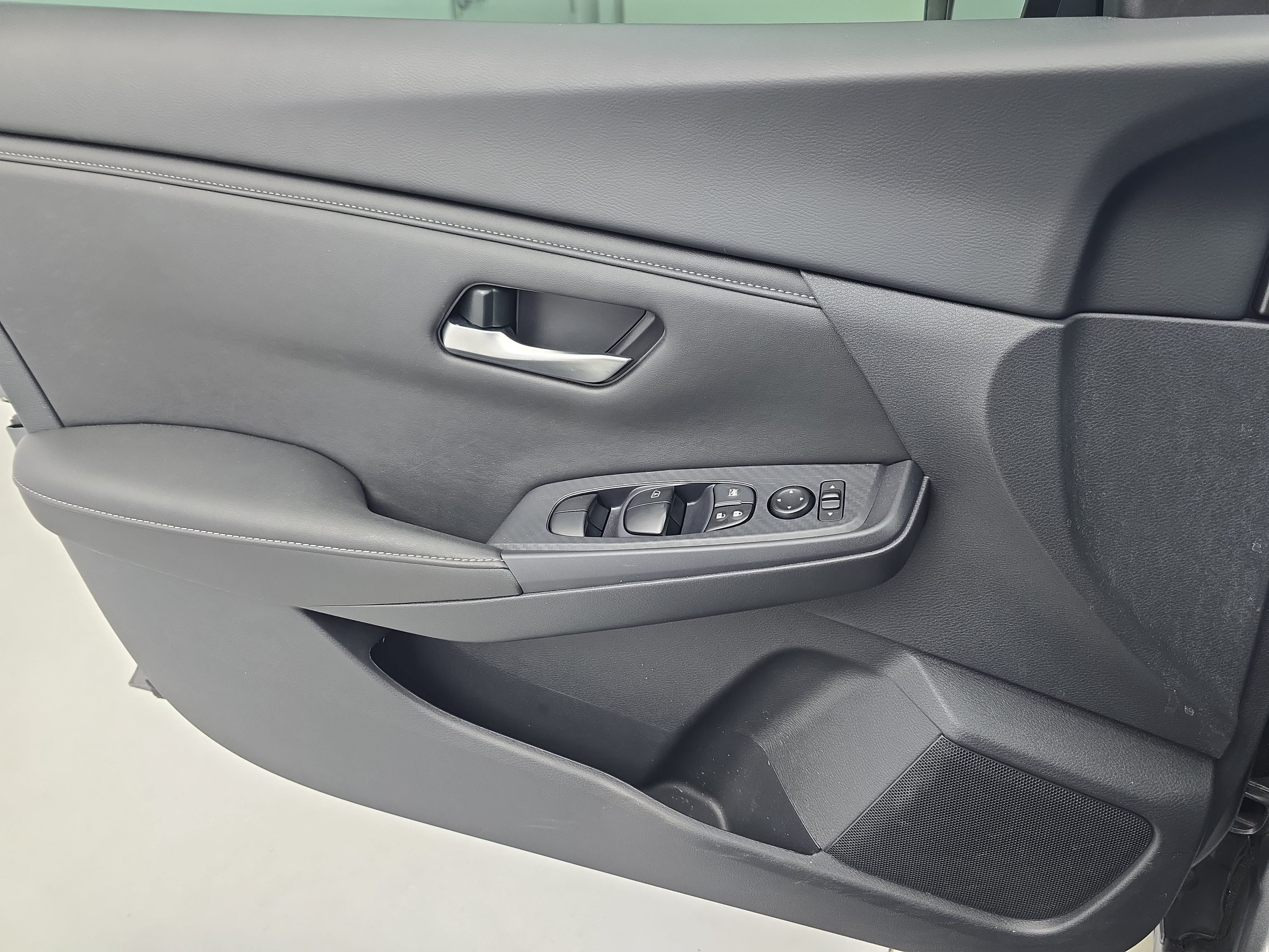 Certified 2024 Nissan Sentra SV FWD image 26