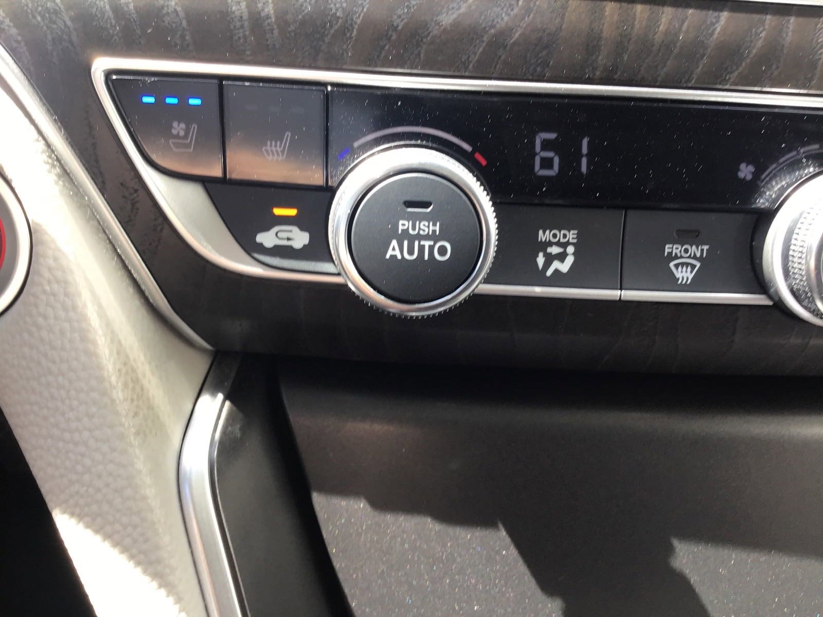 Used 2022 Honda Accord Touring image 14