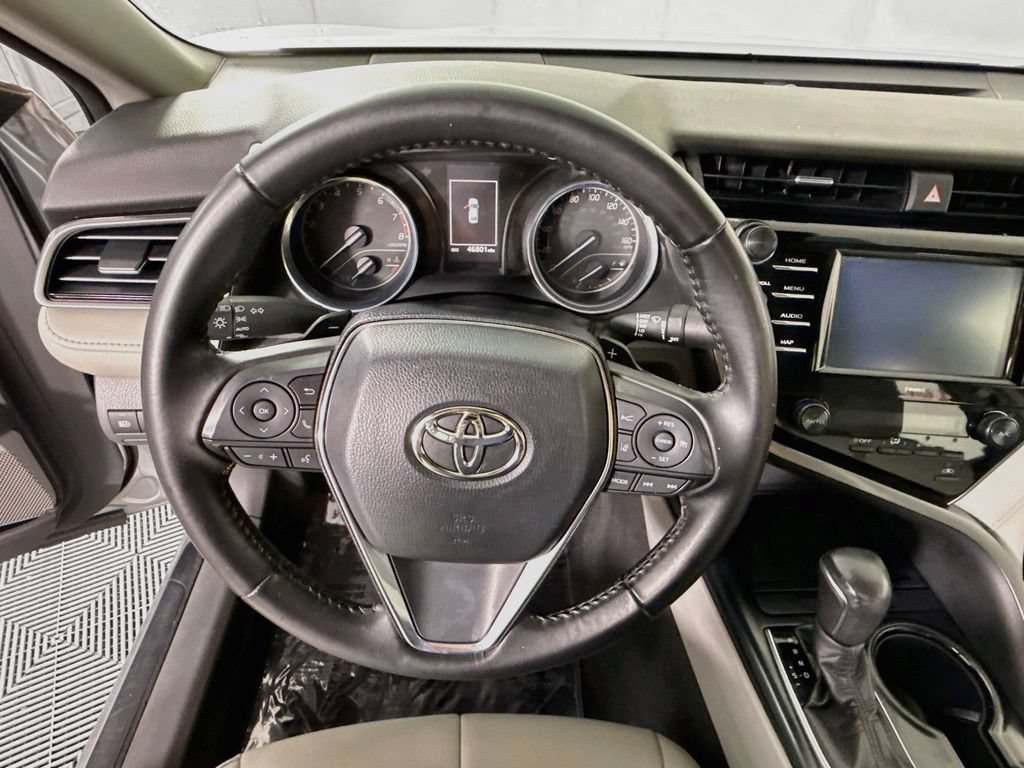 Used 2020 Toyota Camry SE FWD image 19