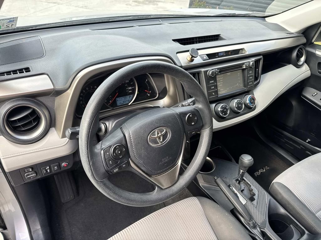 Used 2014 Toyota RAV4 LE image 4