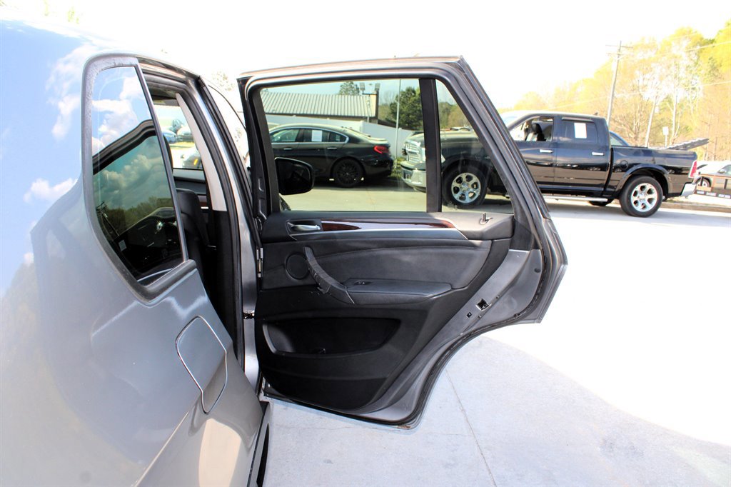 Used 2010 BMW X5 xDrive35d AWD/4WD image 32