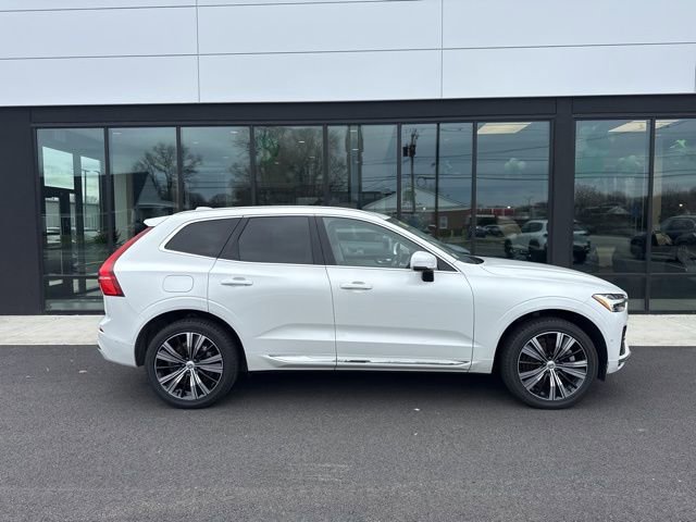 Used 2022 Volvo XC60 T8 Inscription w/ Advanced Package image 2