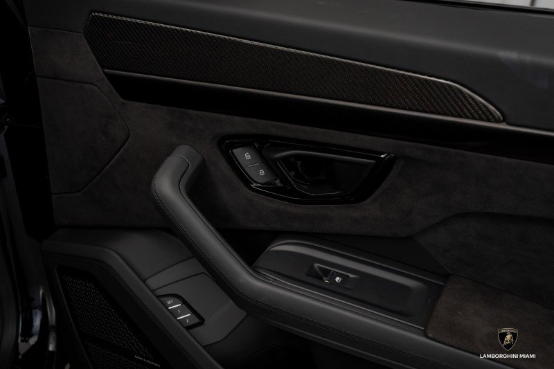 Used 2024 Lamborghini Urus S image 44