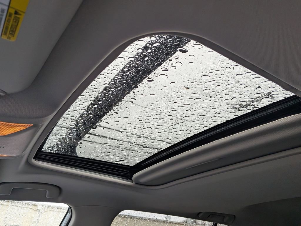 Used 2021 Toyota RAV4 Limited image 10