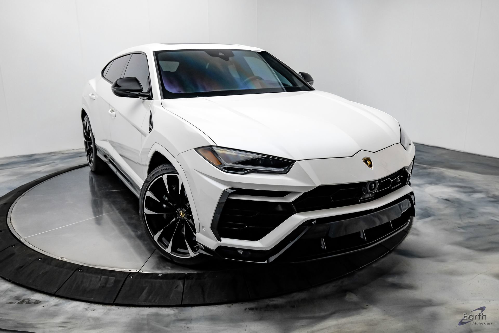 Used 2022 Lamborghini Urus AWD/4WD image 25