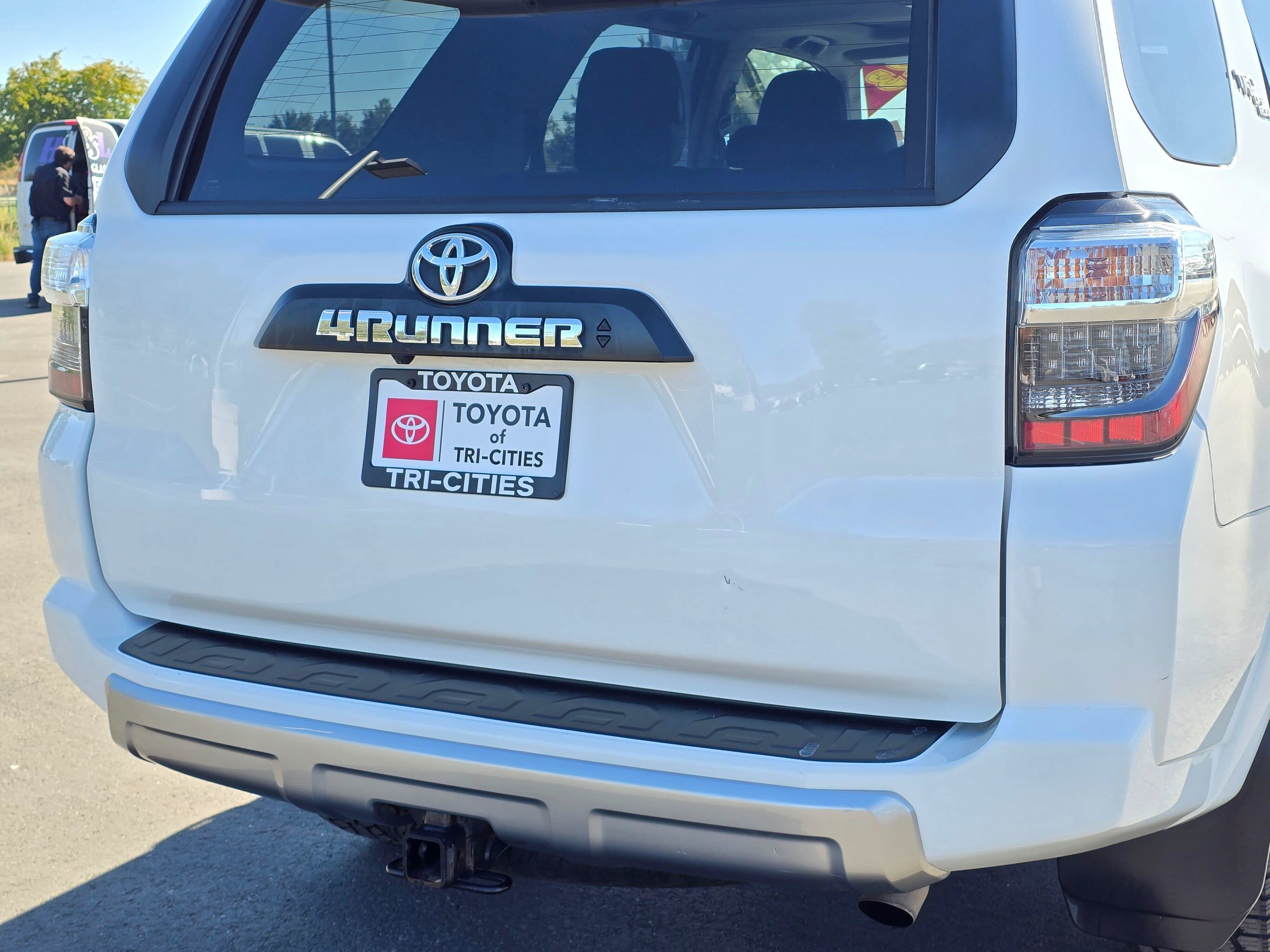 Used 2023 Toyota 4Runner TRD Off-Road Premium w/ Moonroof Package AWD/4WD image 13